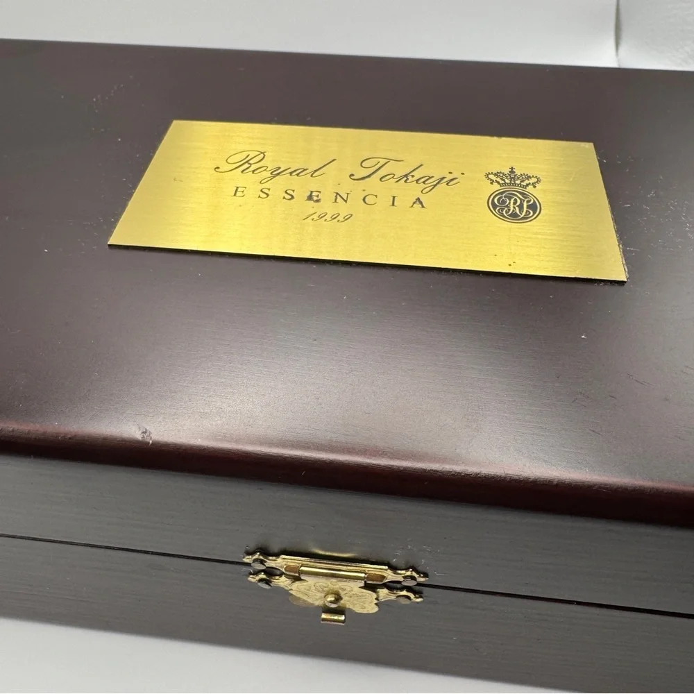 VERY RARE 1999 ROYAL TOKAJI ESSENCIA ORIGINAL BOX (NO Bottle Included) HU-161130